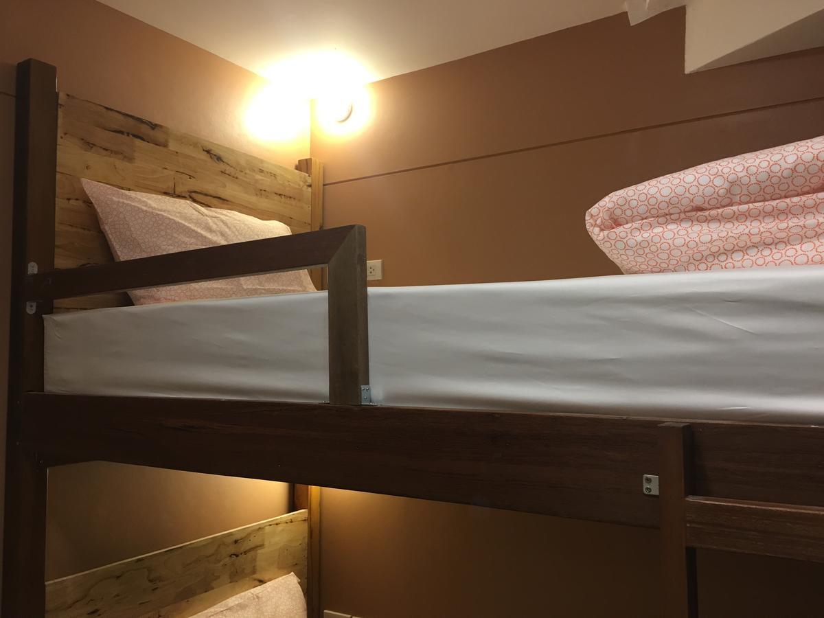 Siam Host Ratchada - Mrt Ladprao Hostel Банкок Екстериор снимка